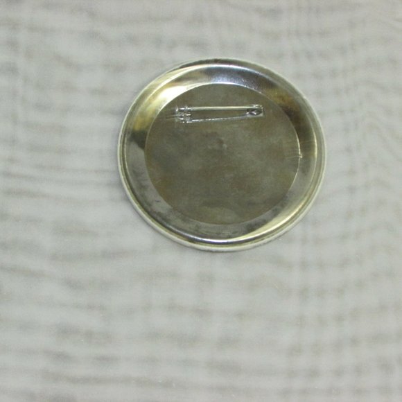 Pepsi Vintage Pinback Button Soda Advertising Swag LOOK WHO'S DRINKING PEPSI NOW - Picture 3 of 4